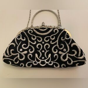 Jessica McClintock Embroidered & Beaded Black & White Evening Bag Purse Clutch